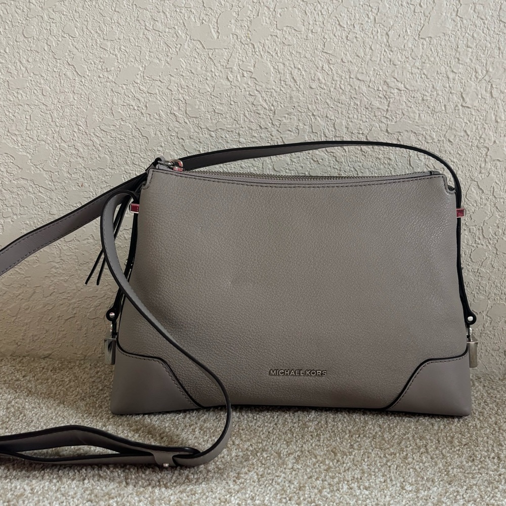 Michael Kors Pear Grey Purse